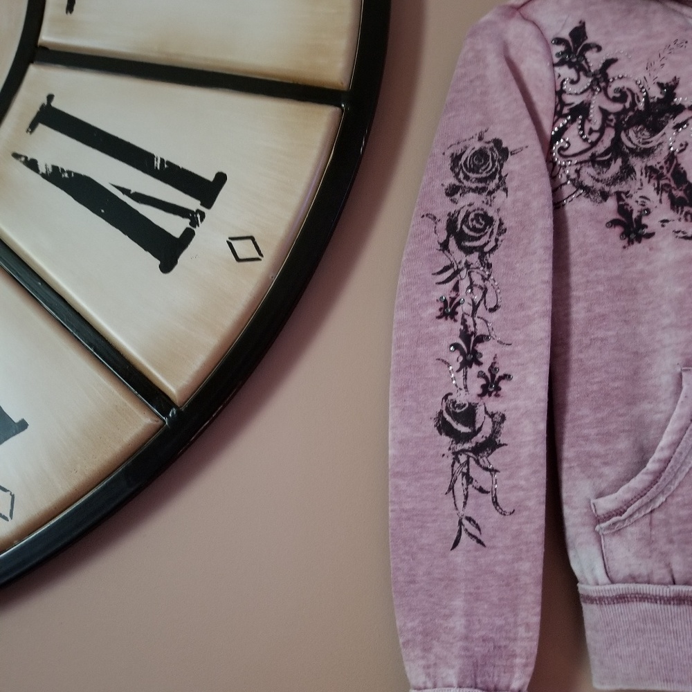 ?? GUESS SWEATER?? - Picture 5 of 7